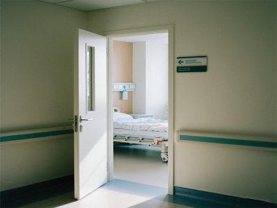 鉛盾無聲：醫(yī)用防輻射平移門的守護(hù)哲學(xué)